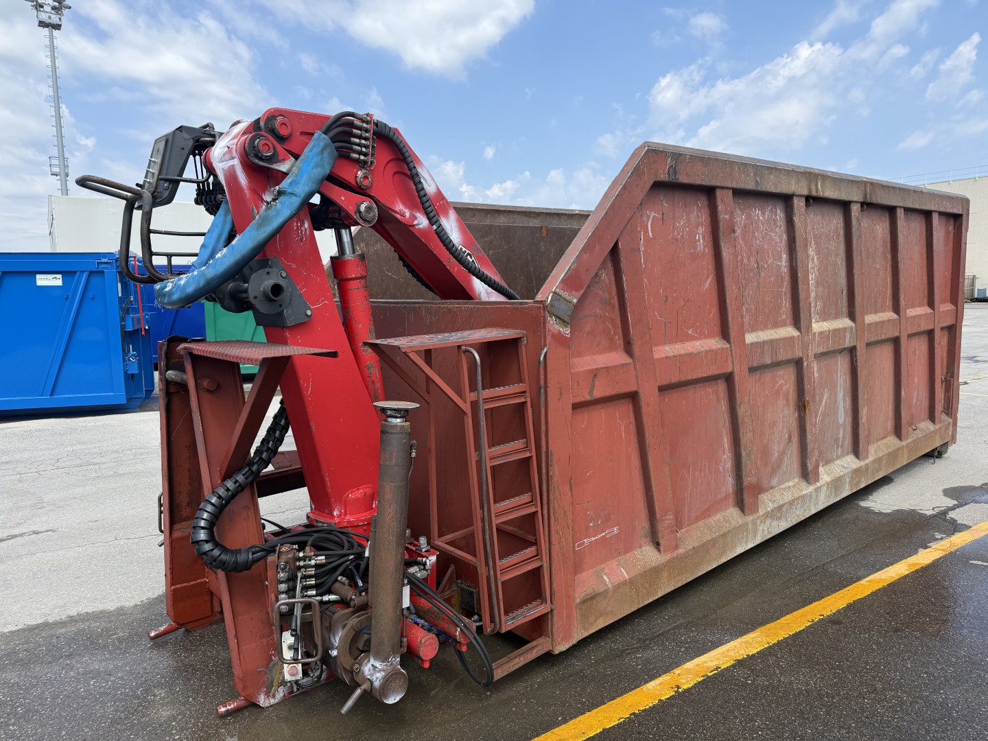 Conteneur d'occasion avec grue US-690