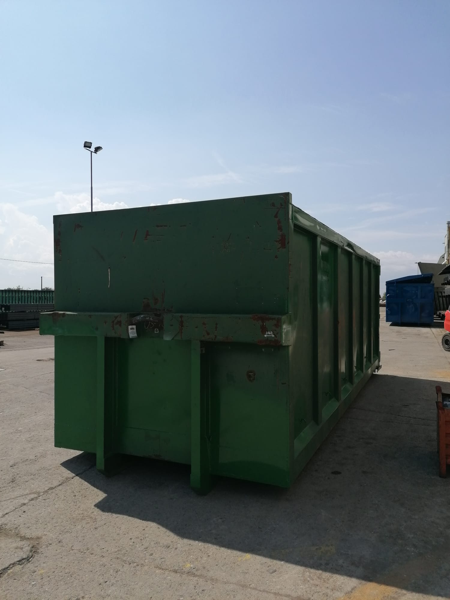 Conteneur usagé US-708